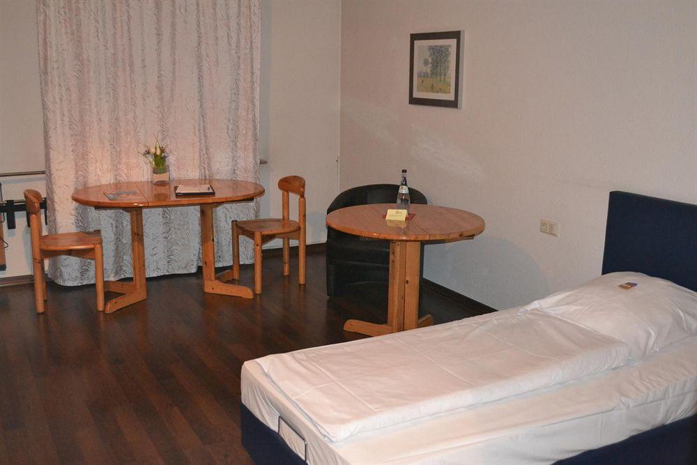 Hotel Domino Στουτγκάρδη Ανέσεις φωτογραφία