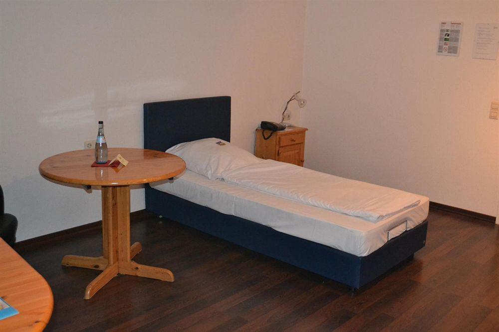 Hotel Domino Στουτγκάρδη Εξωτερικό φωτογραφία