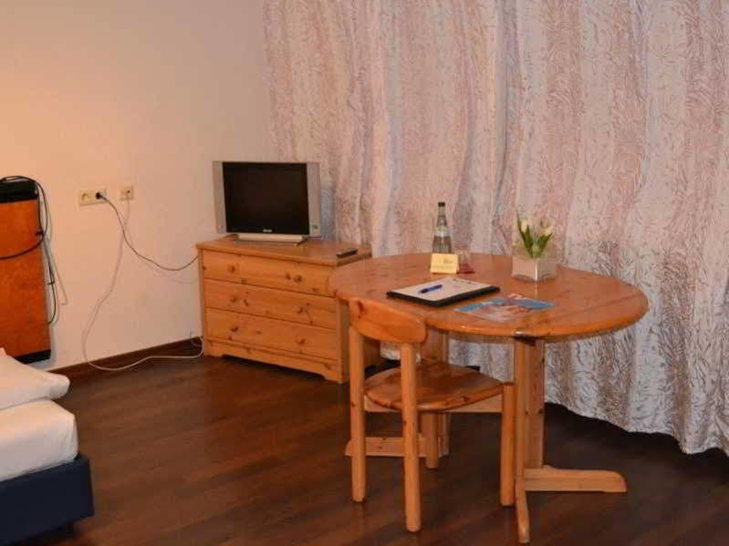 Hotel Domino Στουτγκάρδη Εξωτερικό φωτογραφία